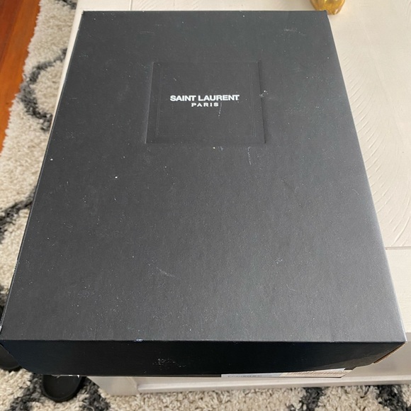 Saint Laurent Paris - Picture 2 of 6